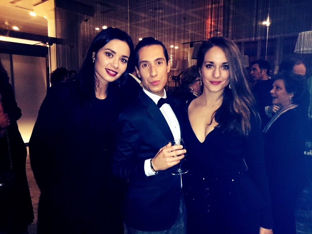 Con las actrices Silvia Alonso y Dafne Fernández